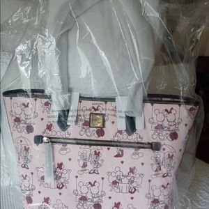 Disney Dooney &  Bourke Valentines Day 2022 Tote Purse Bag Zip Mickey Minnie NWT